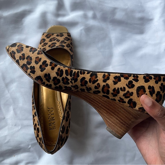 Cheetah Print Kitten heels - Picture 2 of 7